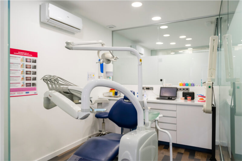 HGC Dental. Servicio de implantología dental en Terrassa